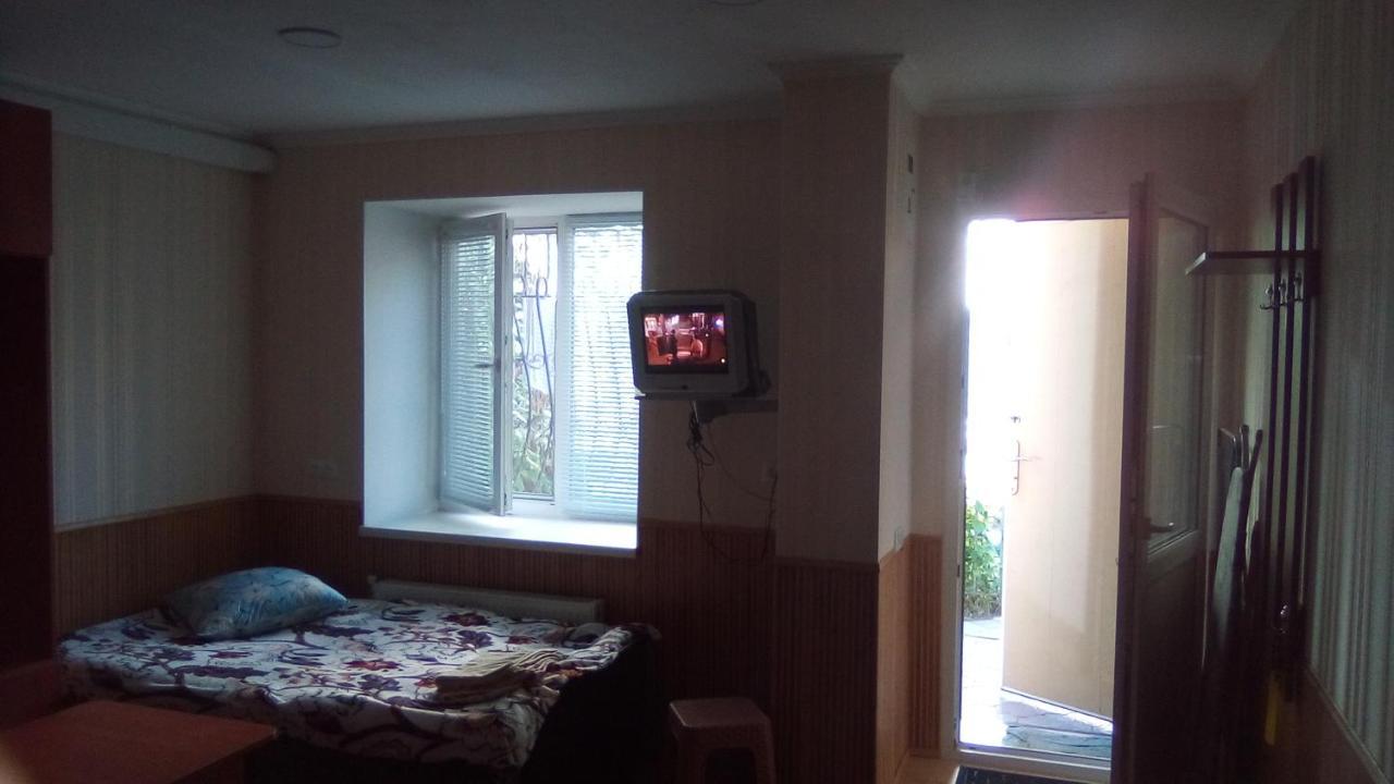 1-Я Слободская, 17А, Угол Проспекта Центрального, 3 Дивана, Wi-Fi, Отдельный Вход. Mykolaiv Exterior foto
